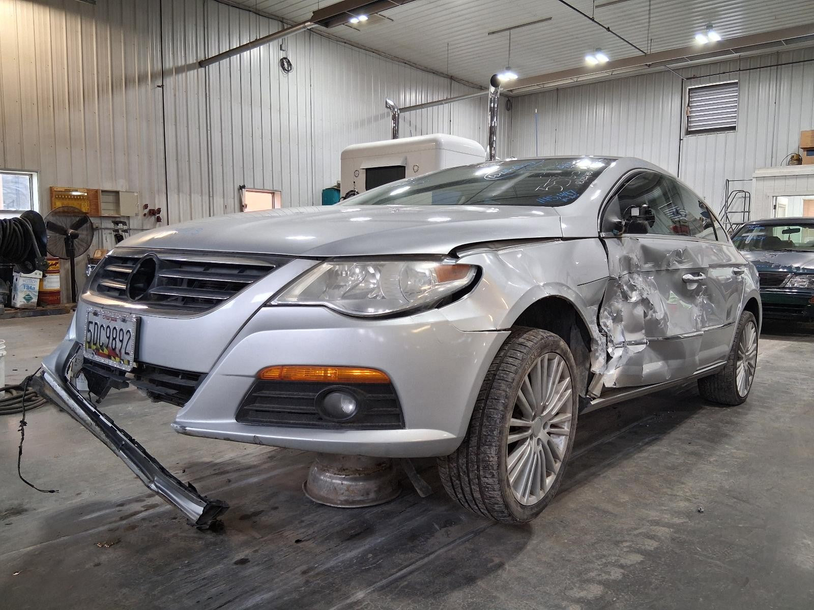 Used Front Right Door Window Regulator Front fits: 2010 Volkswagen Cc electric F
