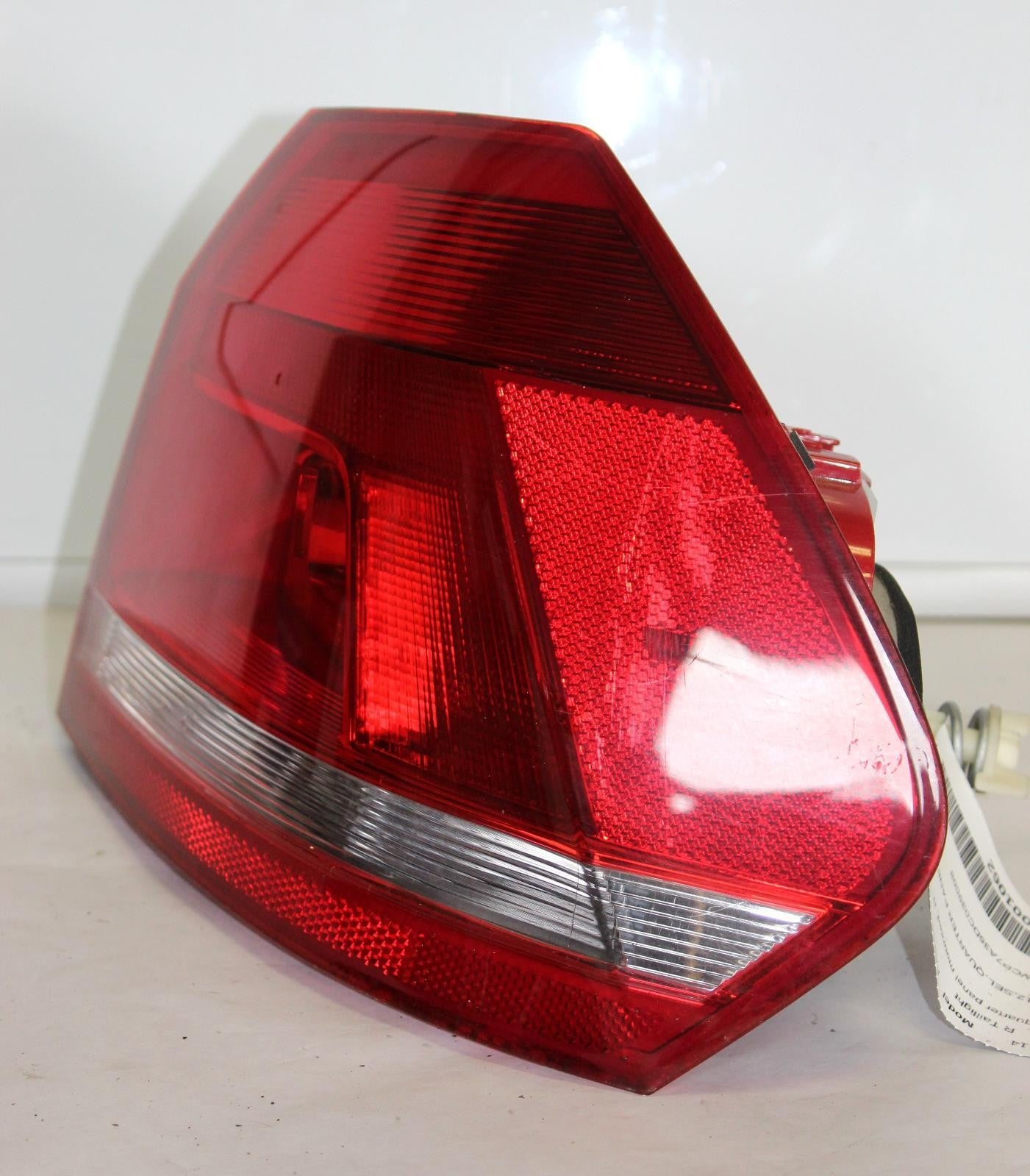 VOLKSWAGEN PASSAT R Taillight (Sdn), quarter panel mounted, R. 12 13 14 15