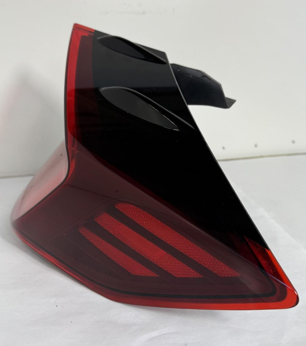 Used Right Tail Light Assembly fits: 2021 Hyundai Sonata US built LED quarter pa