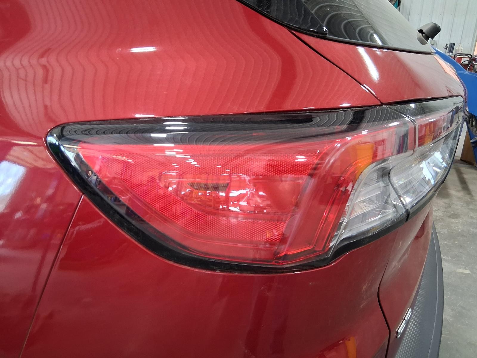 Used Left Tail Light Assembly fits: 2022 Ford Escape quarter panel mounted Left