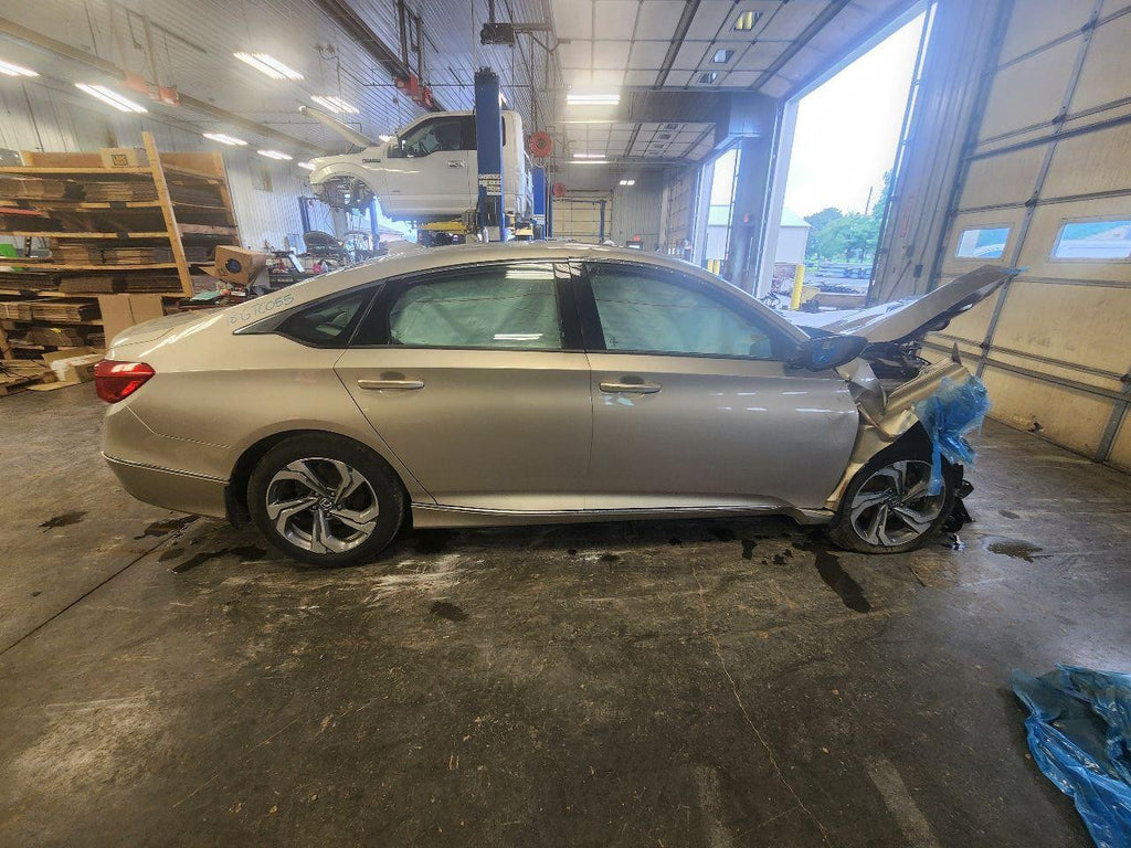 Used Right Tail Light Assembly fits: 2018 Honda Accord turbo quarter mounted Rig
