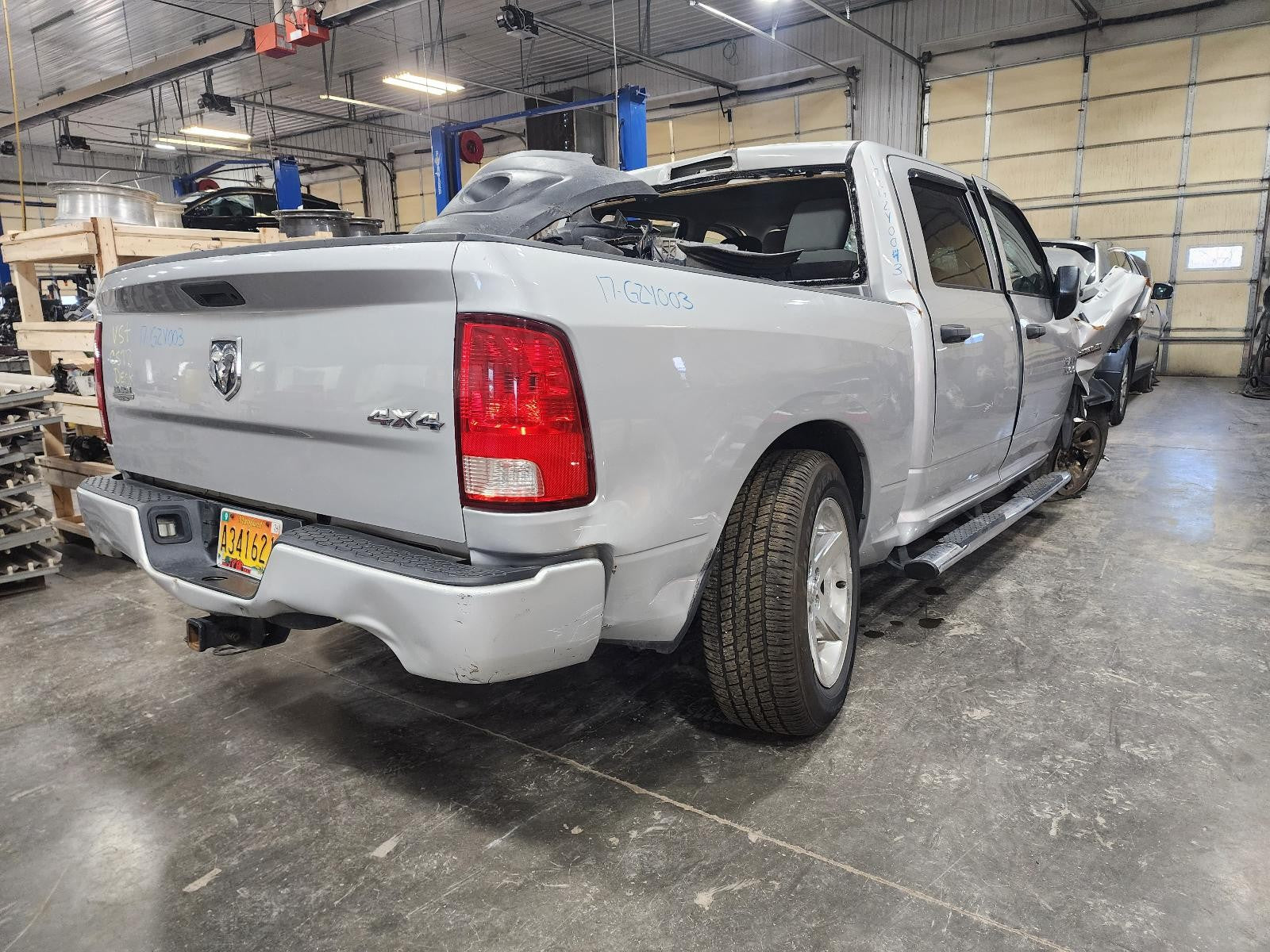Used Front Right Door Window Regulator Front fits: 2017 Ram Dodge 1500 pickup Cr