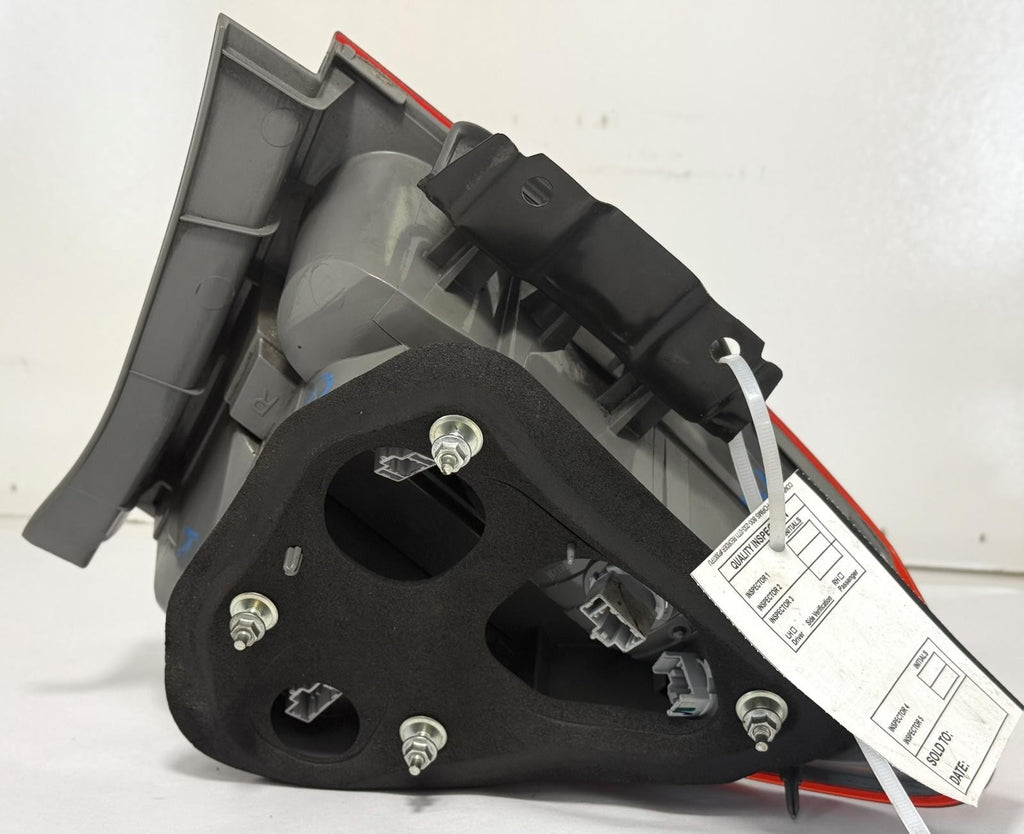 2009-2011 HONDA CIVIC TAILLIGHT RIGHT SIDE QUARTER MOUNT SEDAN OEM