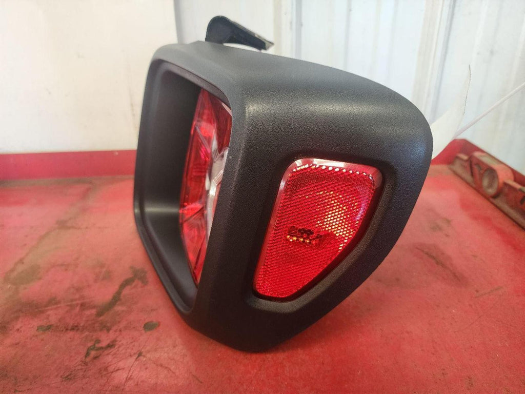 JEEP RENEGADE R Taillight black bezel, R. 15 16 17 18